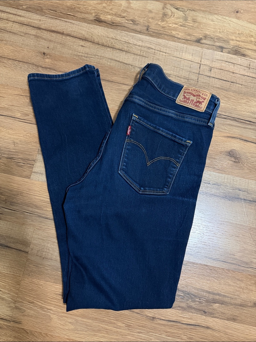 Levi's 312 shaping slim Dark Blue Straight Leg Jeans size 29